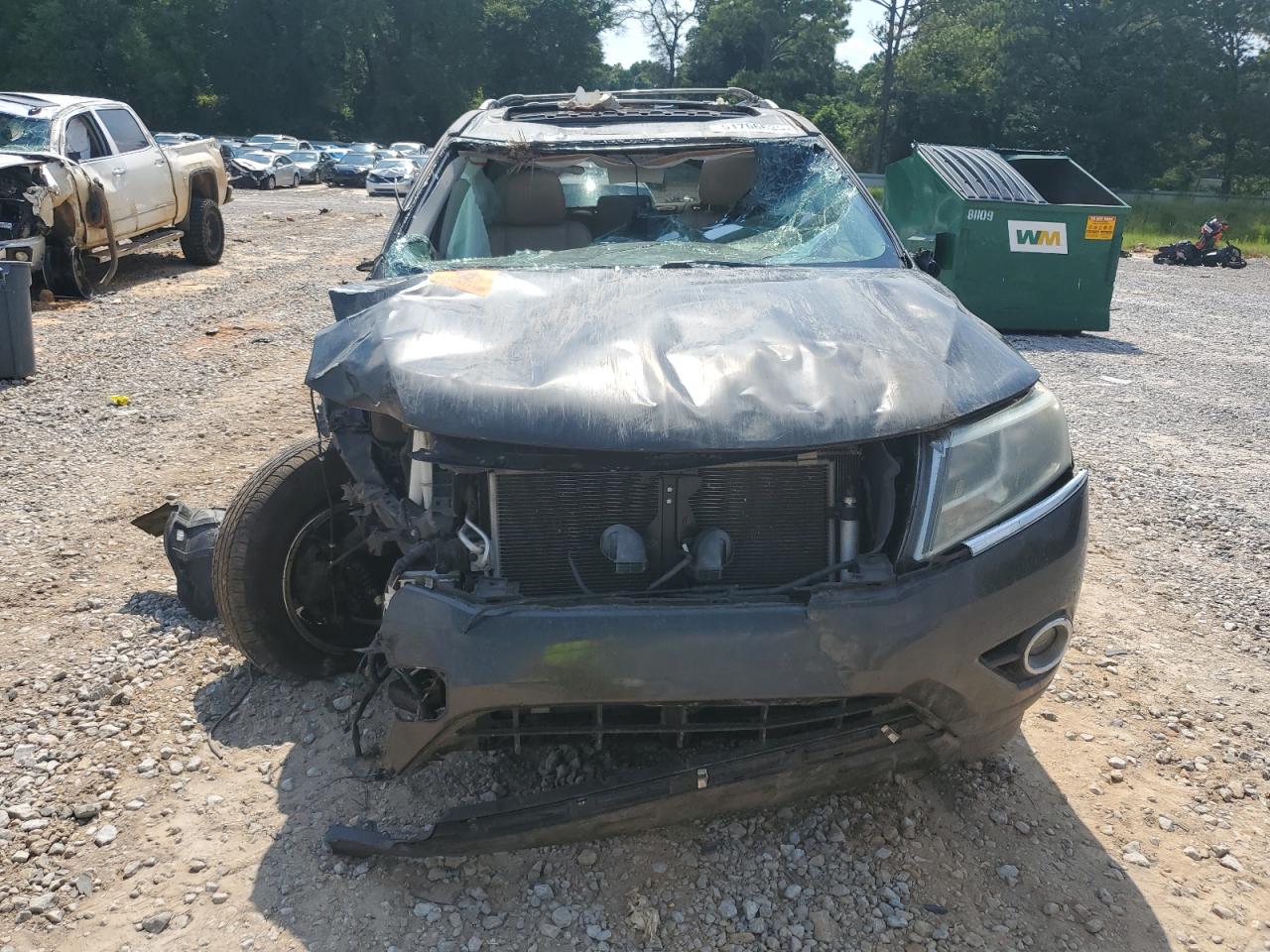 Nissan Pathfinder S Image 4