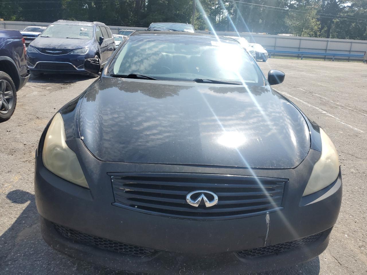 INFINITI G37 Base Image 2