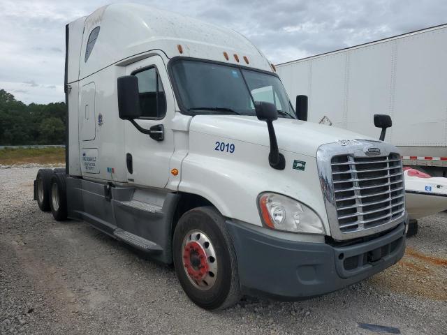  Salvage Freightliner Cascadia 1