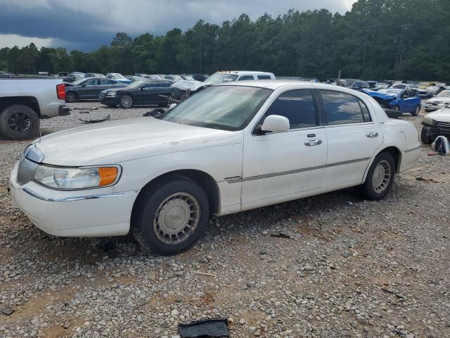  Salvage Lincoln Towncar