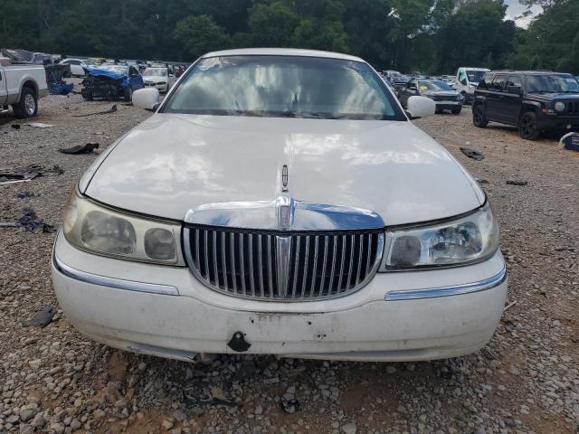 Lincoln Towncar Executive Image 12