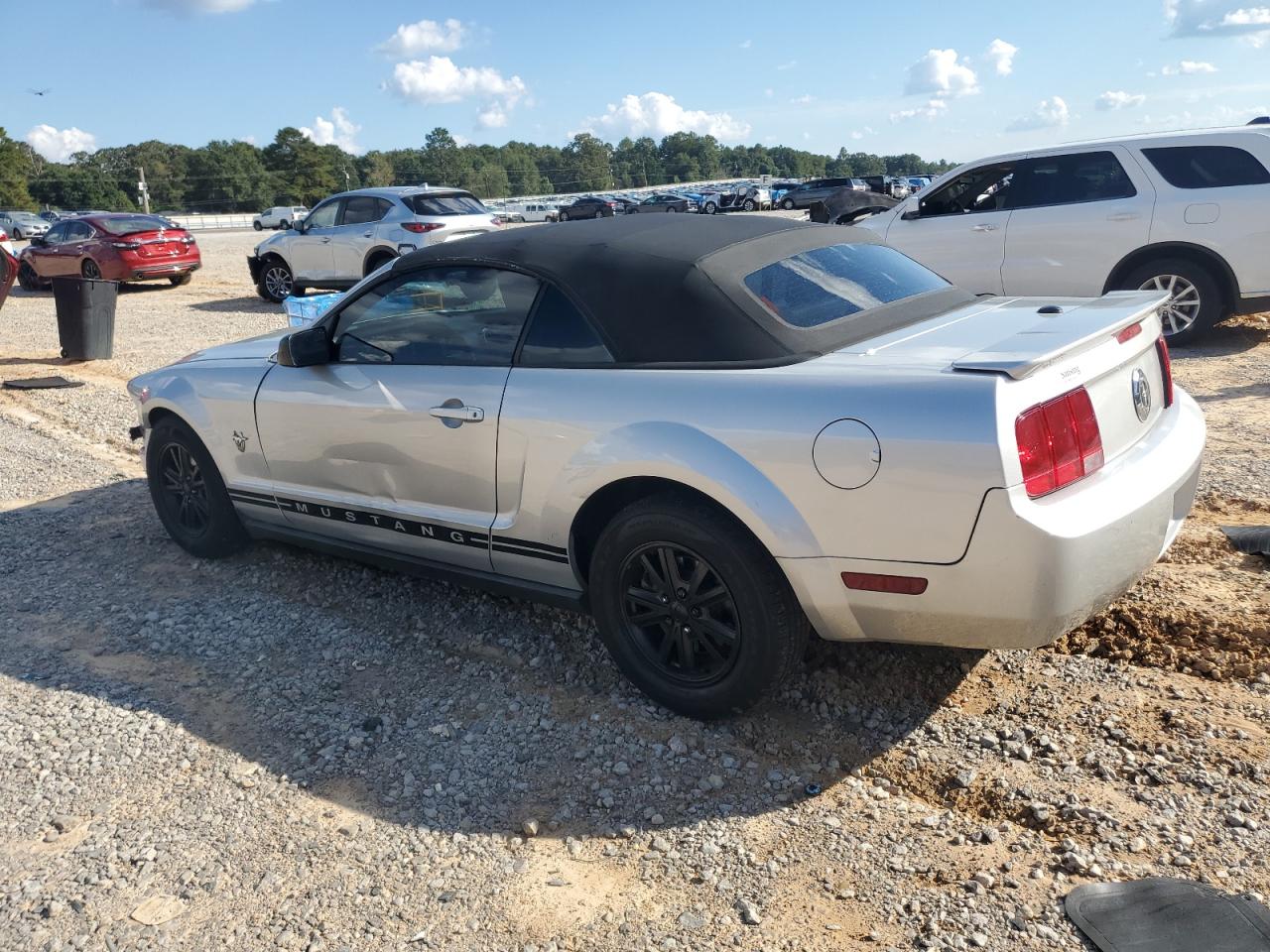 Ford Mustang Image 4