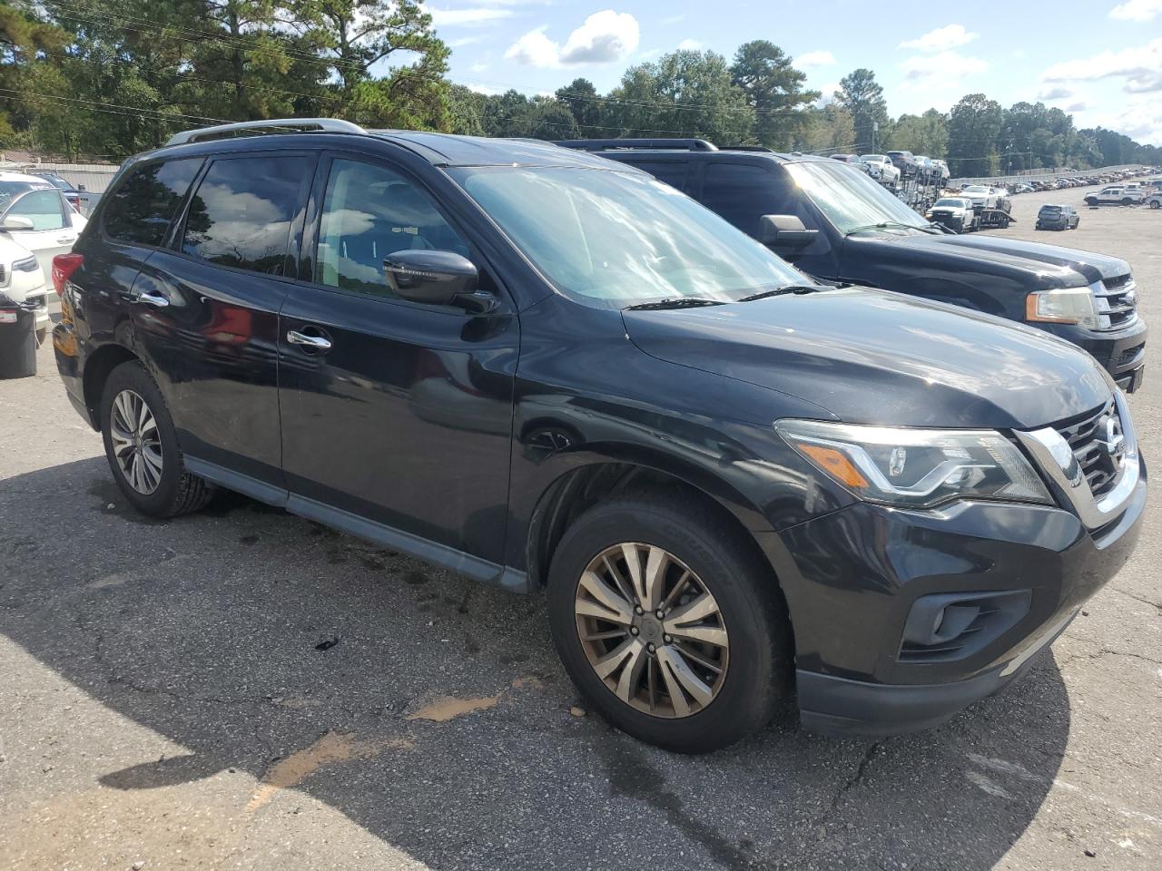 Nissan Pathfinder Sv Image 2