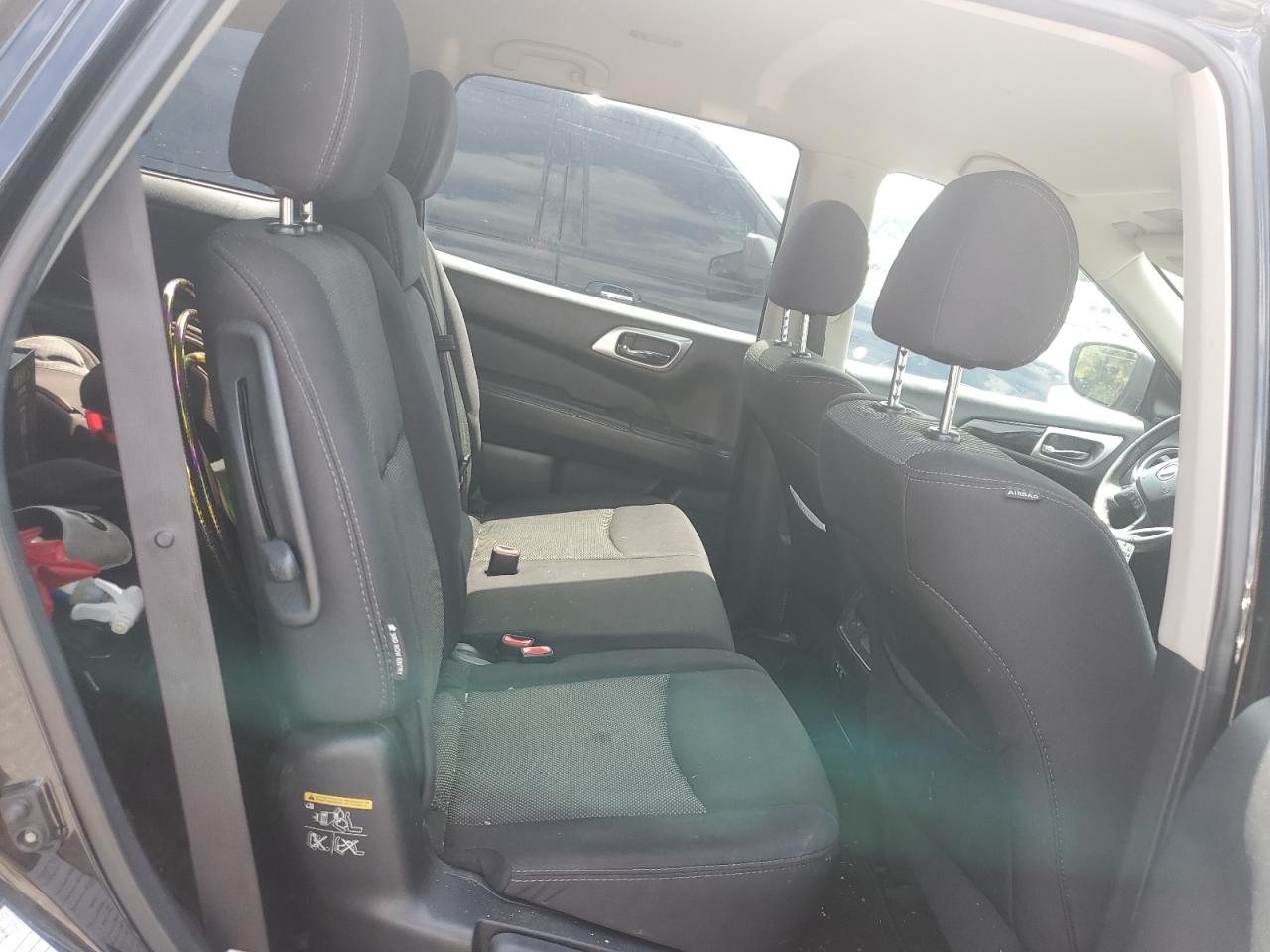 Nissan Pathfinder Sv Image 4