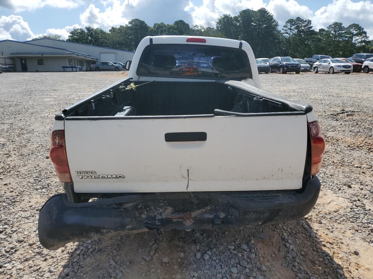 Toyota Tacoma Image 9