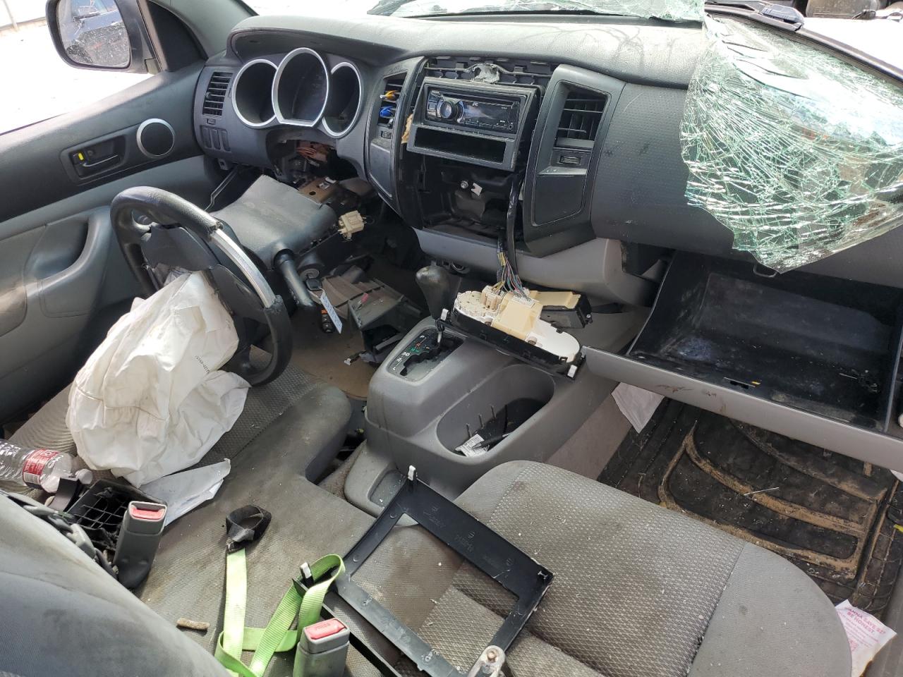 Toyota Tacoma Image 6