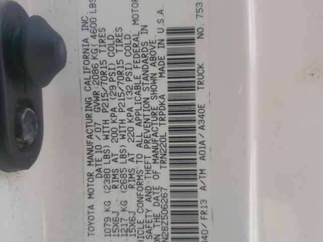 Toyota Tacoma Image 4