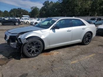  Salvage Chrysler 300