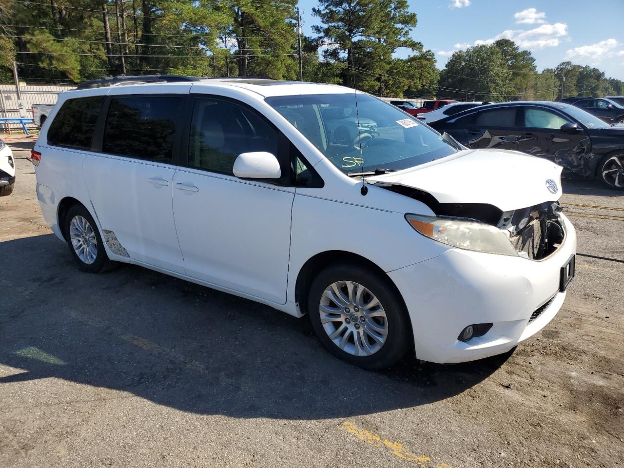 Toyota Sienna Xle Image 11