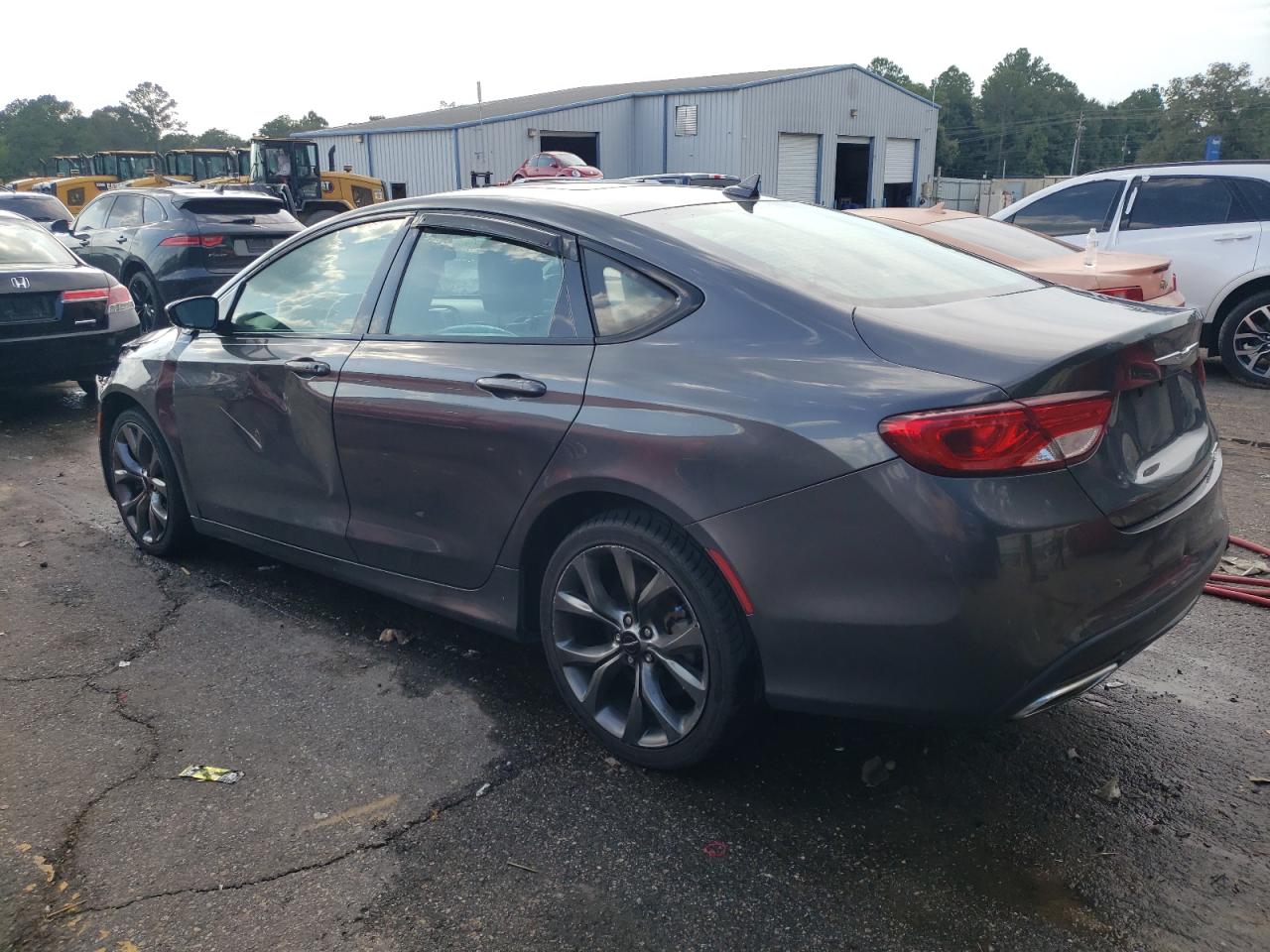 Chrysler 200 S Image 2