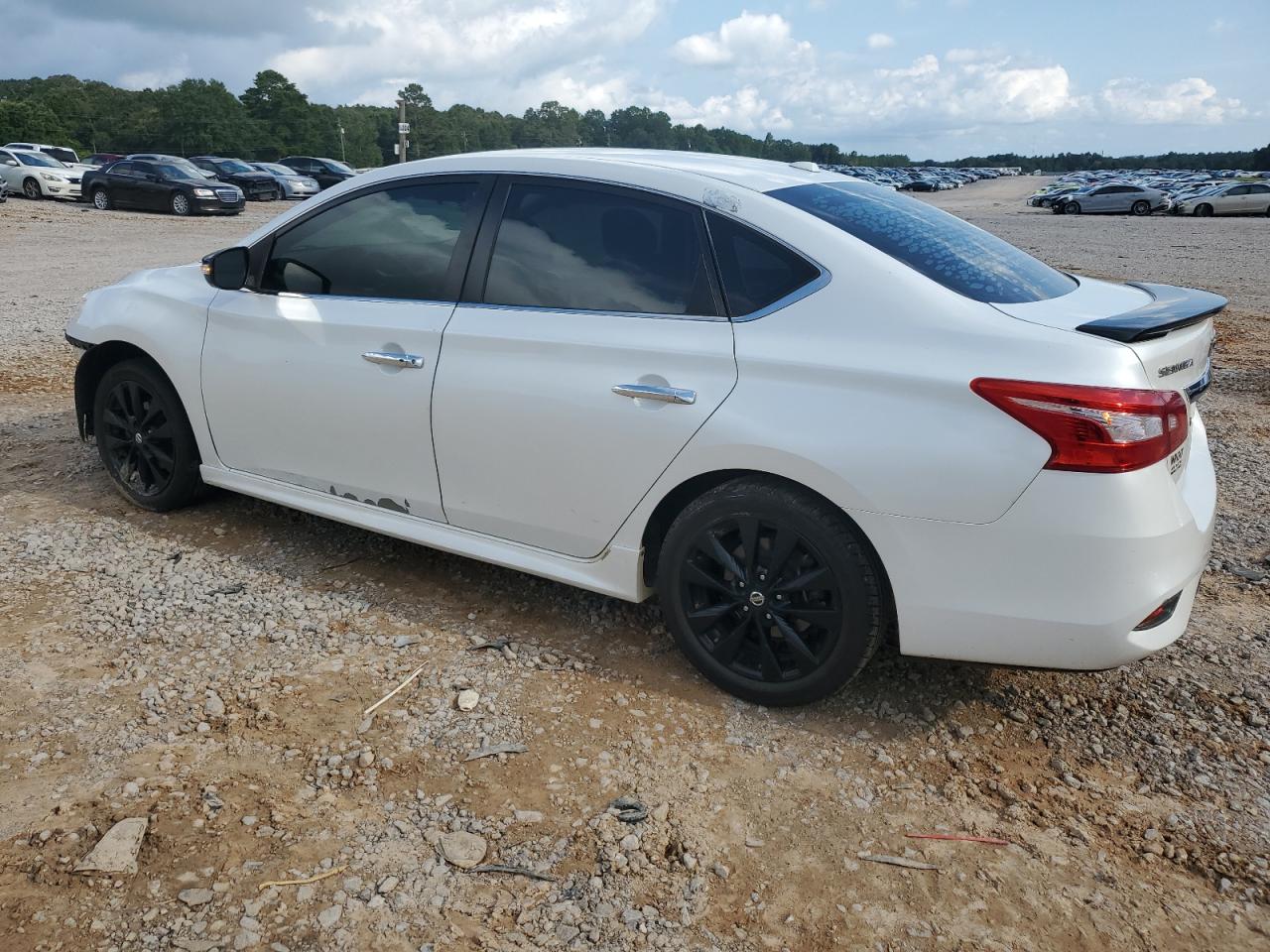 Nissan Sentra S Image 2