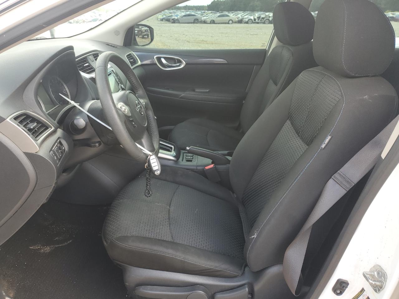 Nissan Sentra S Image 8