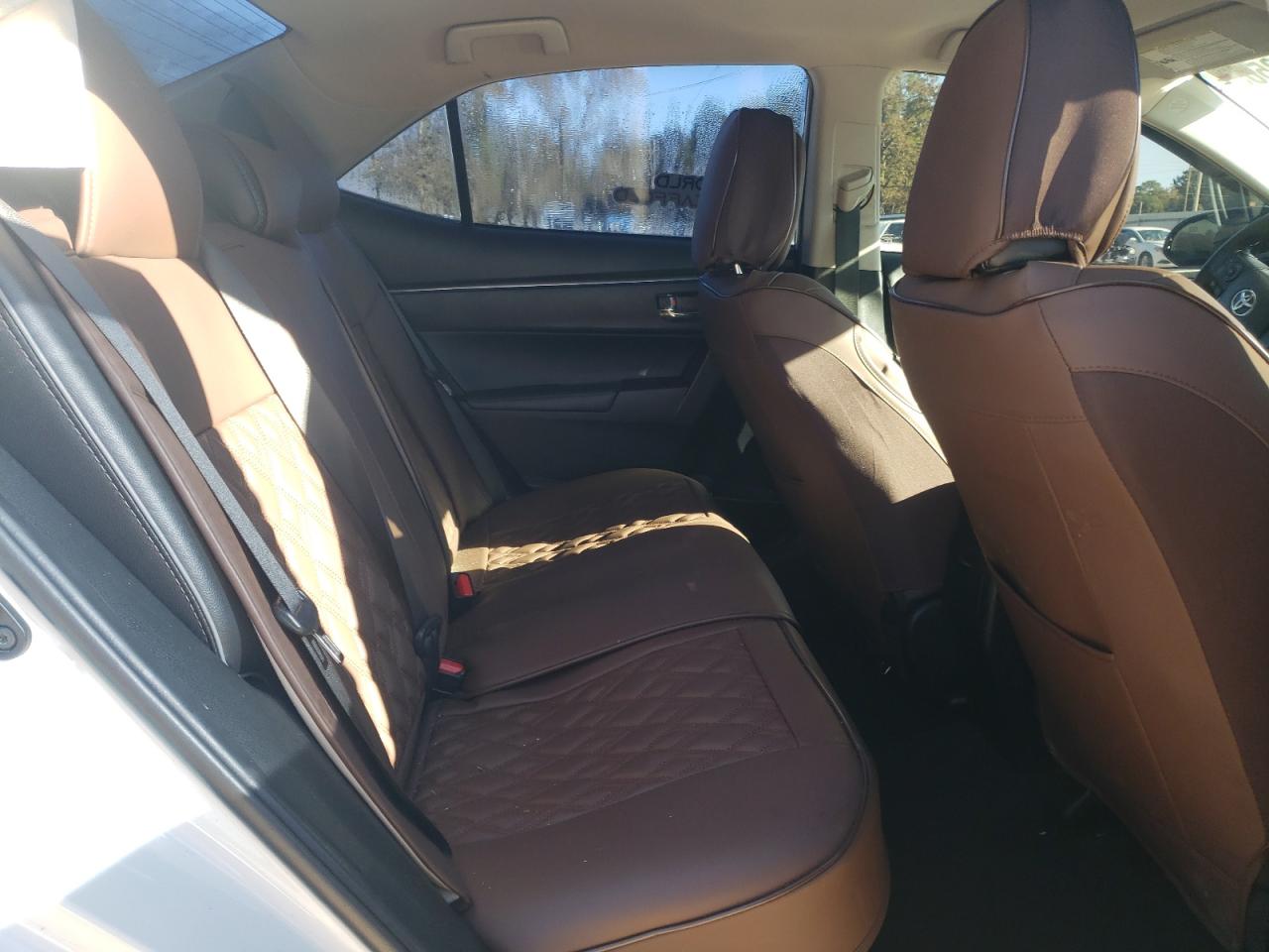 Toyota Corolla L Image 9