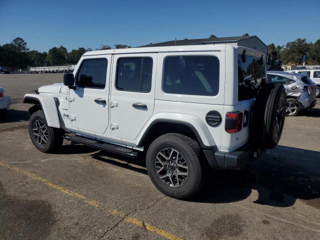 Jeep Wrangler Sahara Image 3