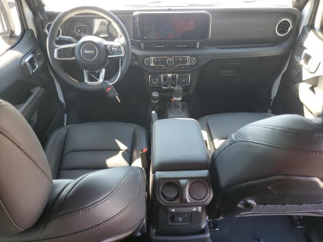 Jeep Wrangler Sahara Image 7