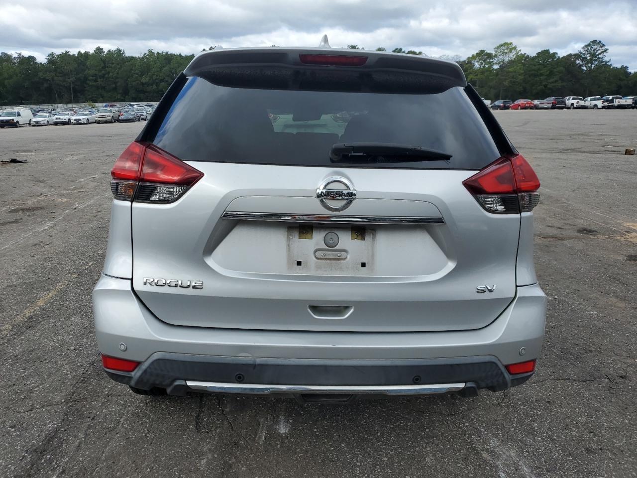 Nissan Rogue S Image 9
