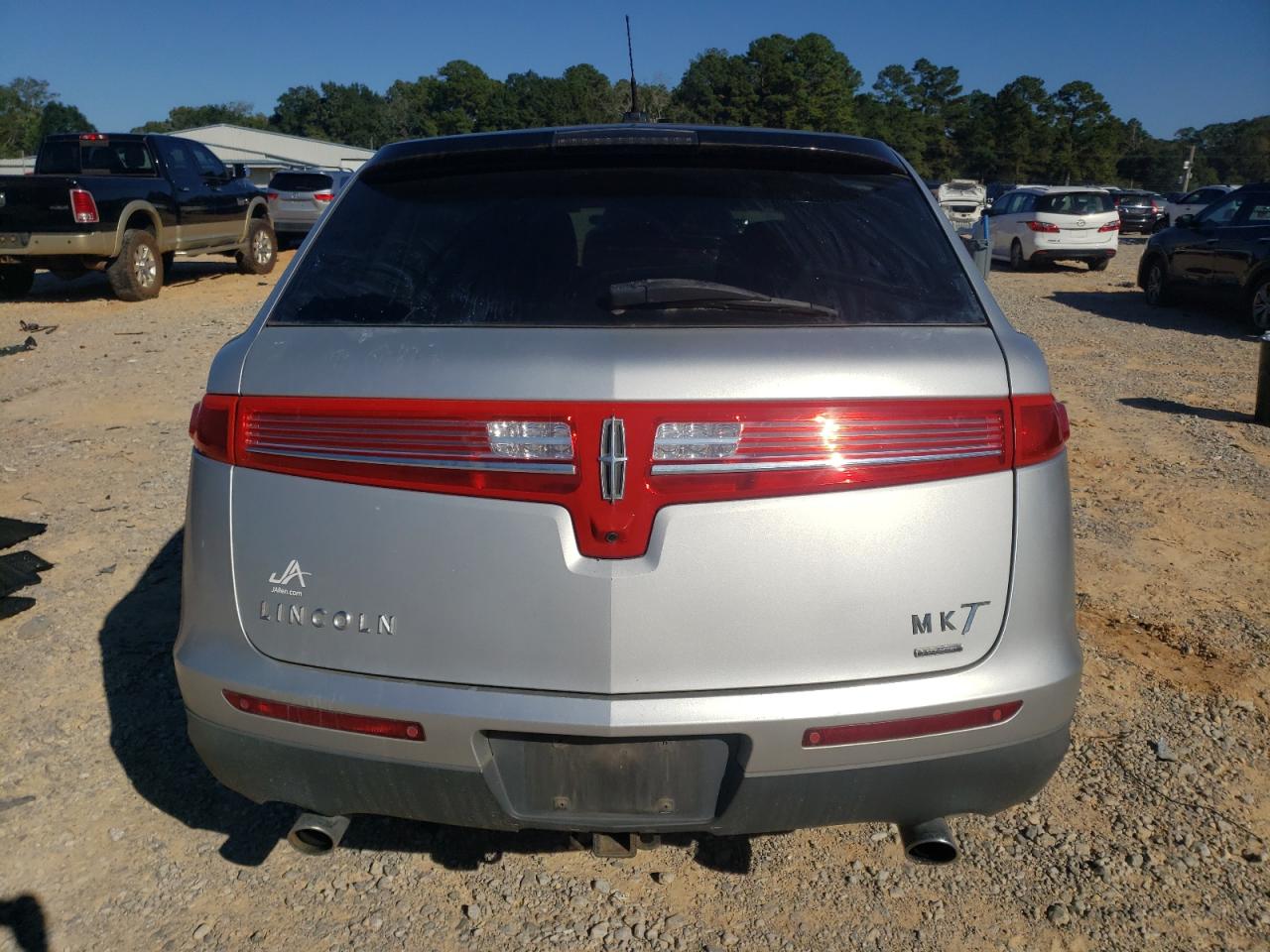 Lincoln MKT Image 3