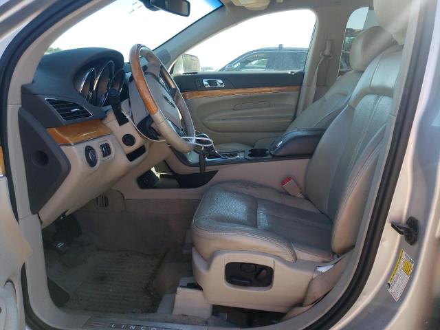 Lincoln MKT Image 12