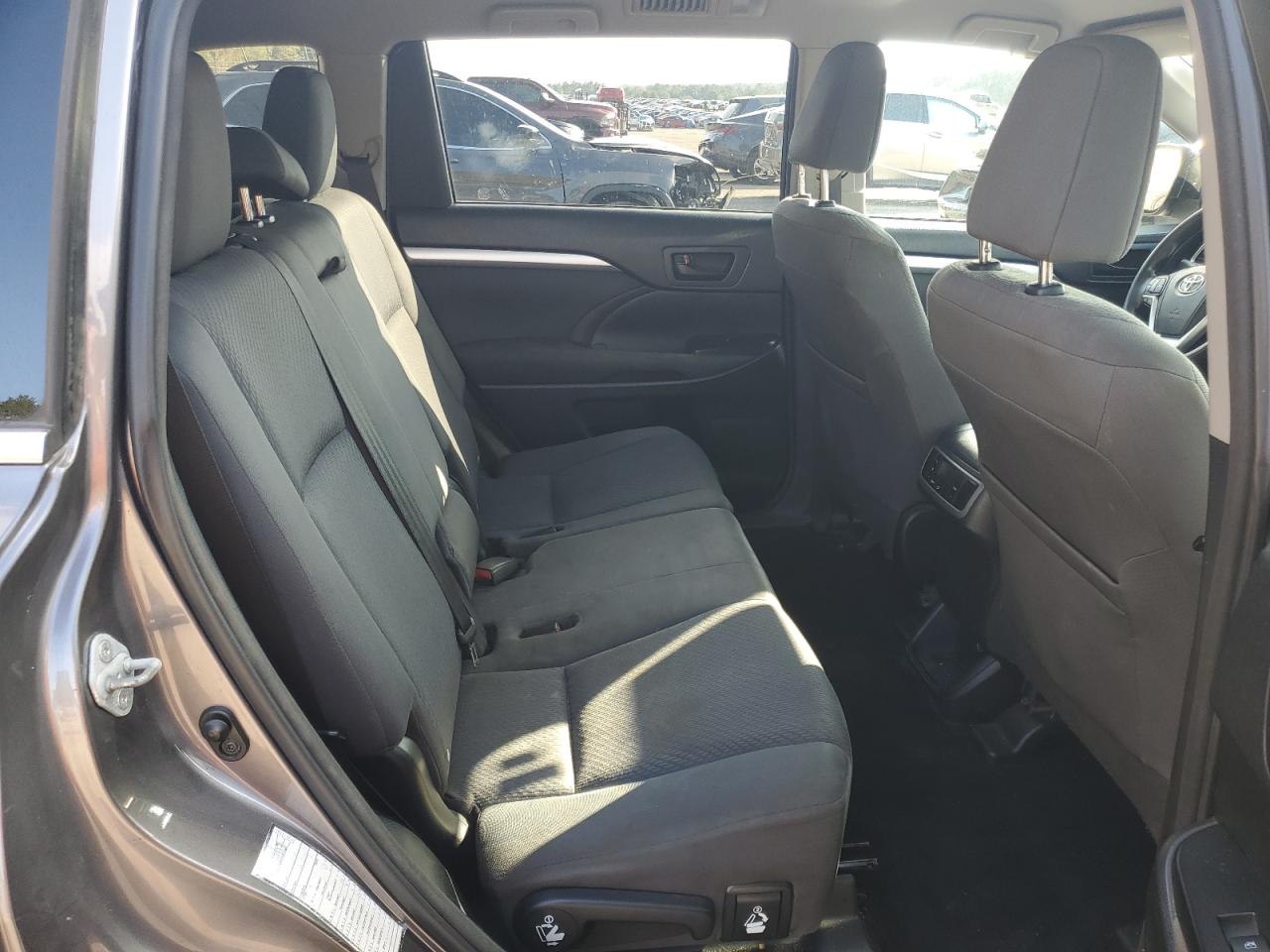 Toyota Highlander Le Image 10