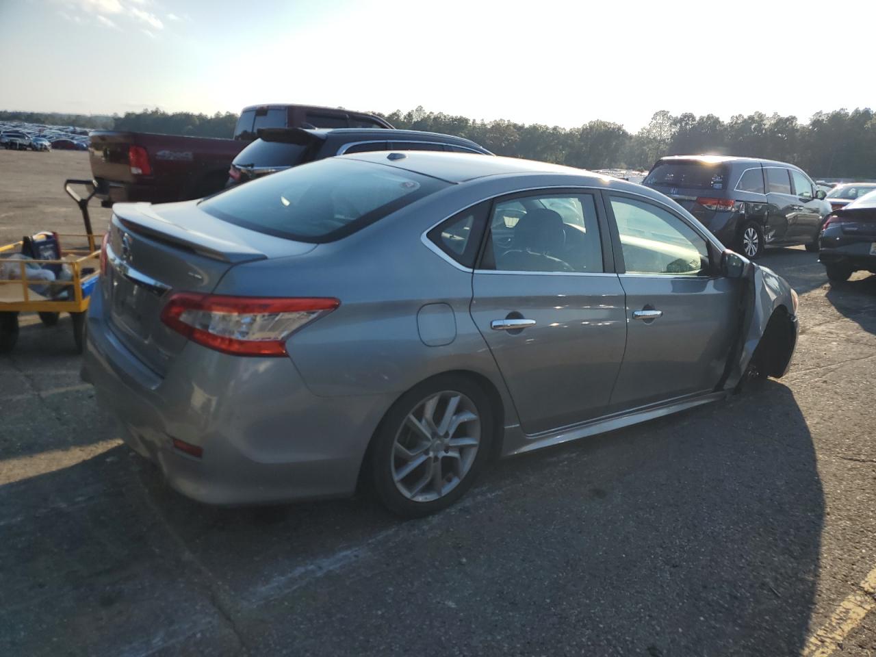 Nissan Sentra S Image 2