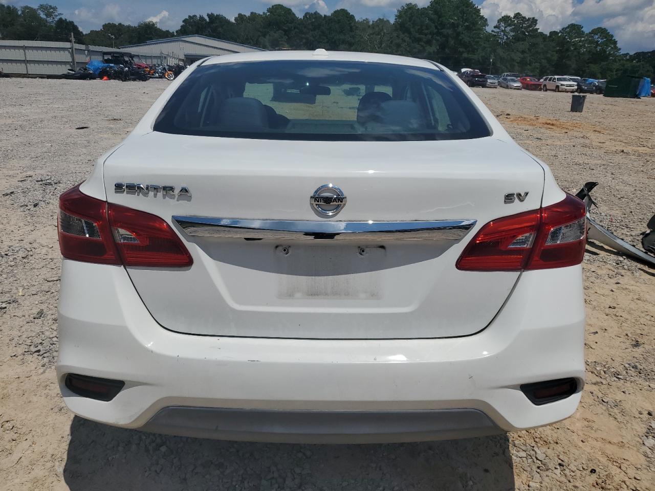 Nissan Sentra S Image 8