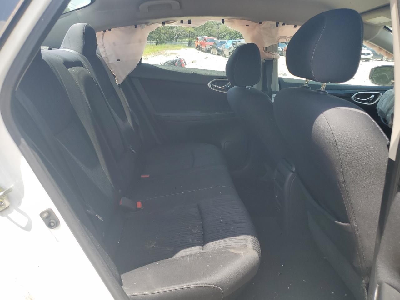 Nissan Sentra S Image 9