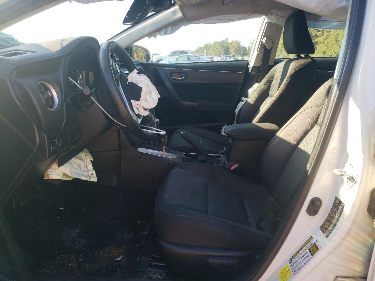 Toyota Corolla L Image 3