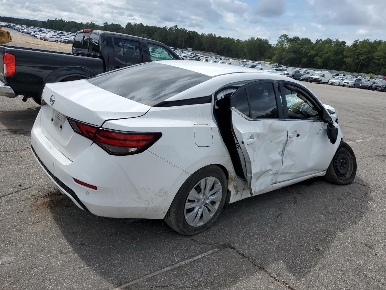 Nissan Sentra S Image 11