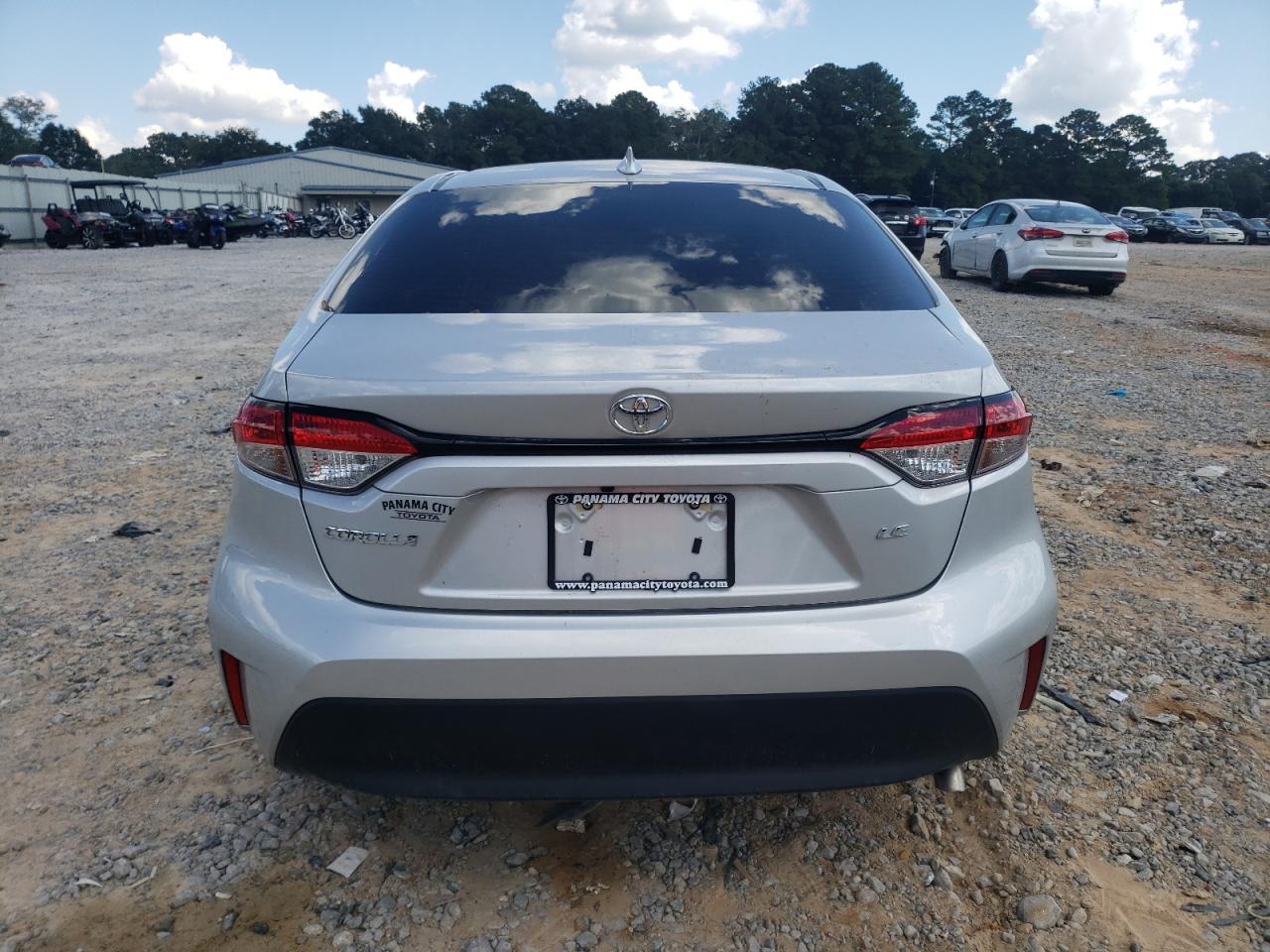 Toyota Corolla Le Image 9