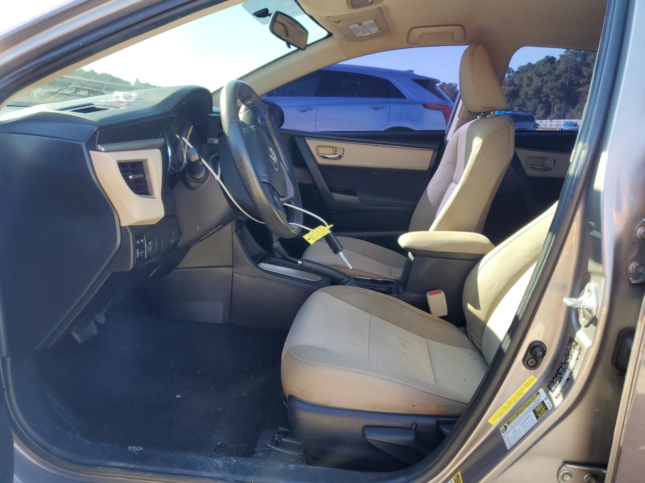 Toyota Corolla L Image 10