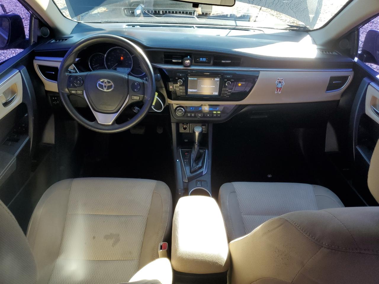 Toyota Corolla L Image 2