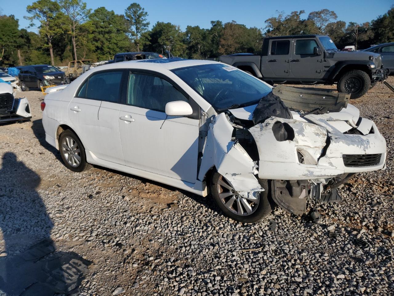 Toyota Corolla Base Image 8