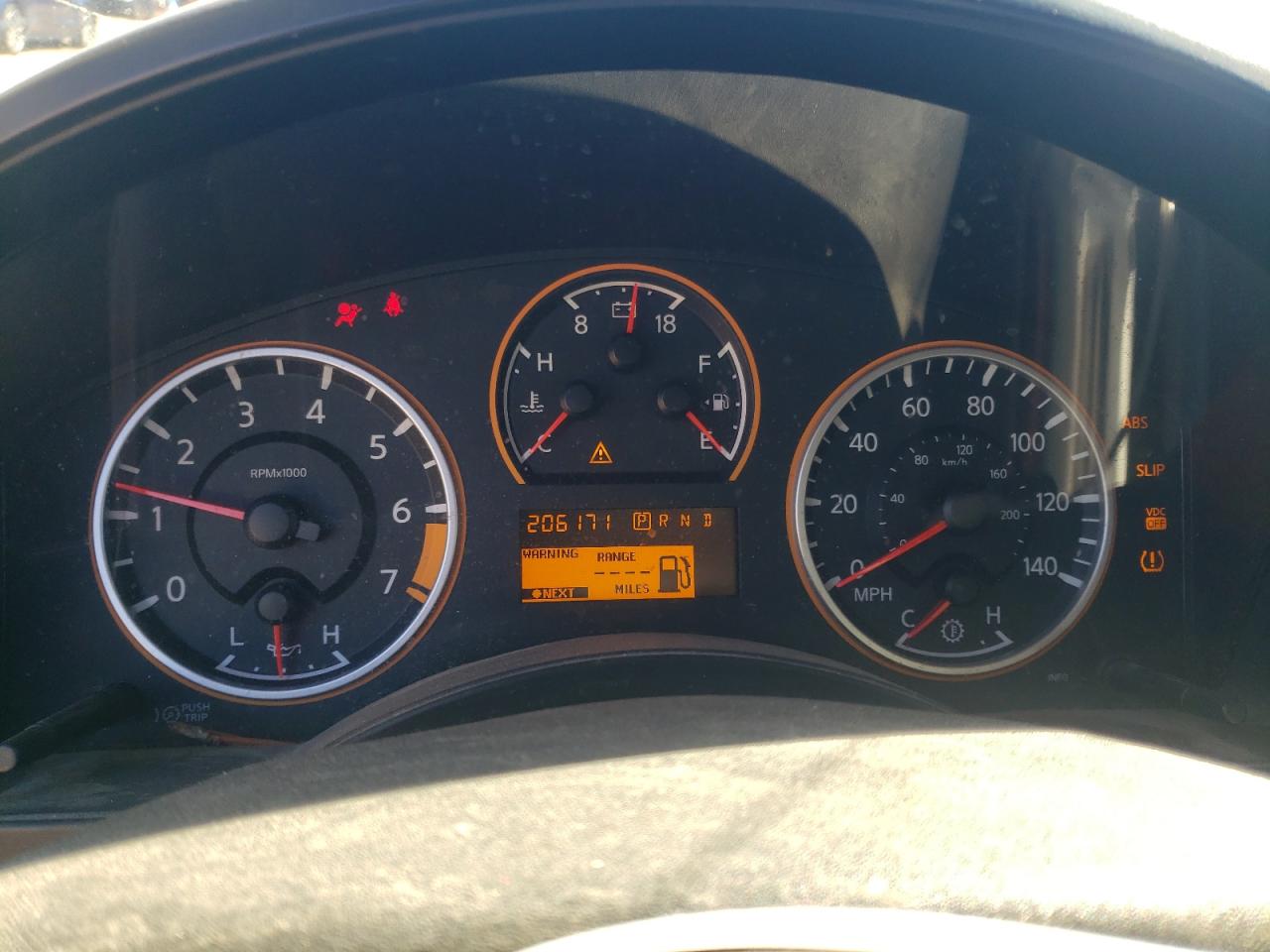 Nissan Titan Xe Image 10