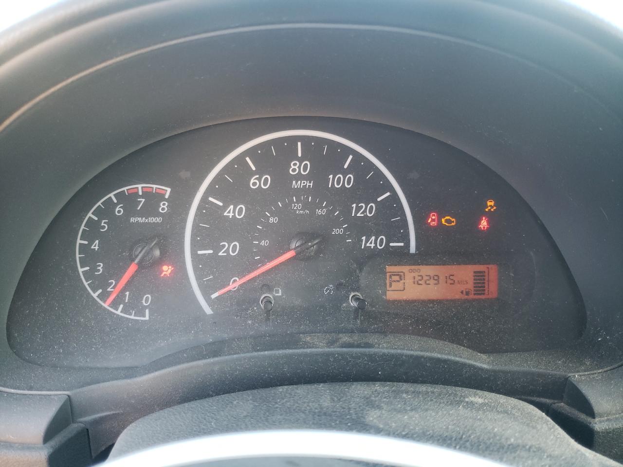 Nissan Versa S Image 6