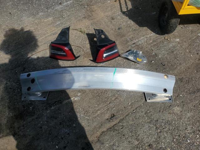 Tesla Model 3 Image 5