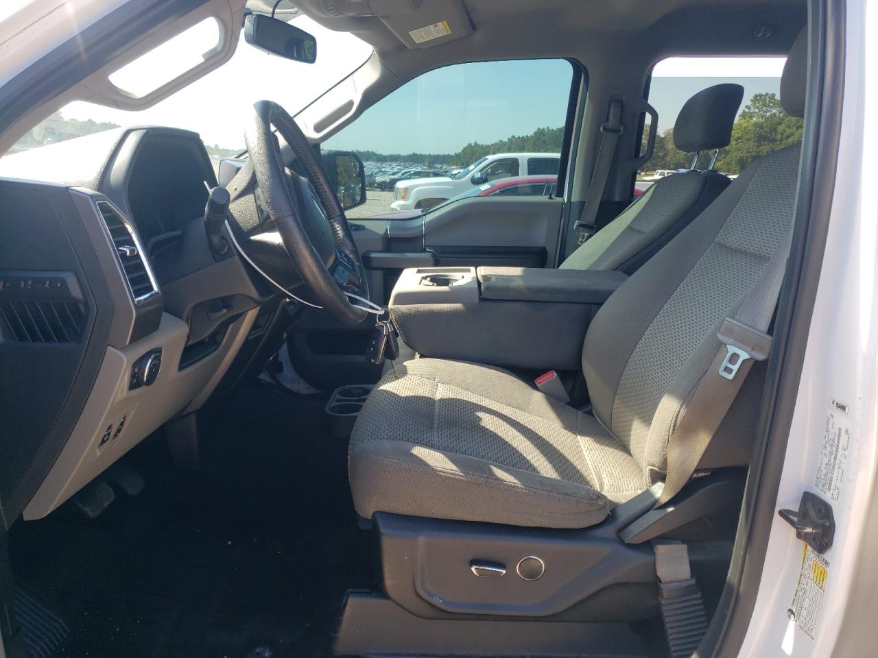 Ford F-150 Supercrew Image 6