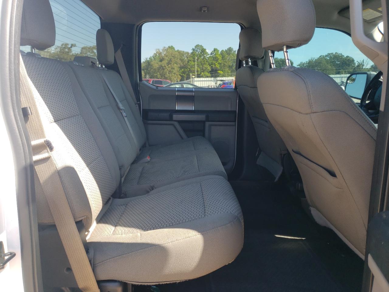 Ford F-150 Supercrew Image 11