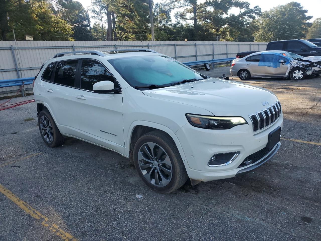 Jeep Cherokee Overland Image 2