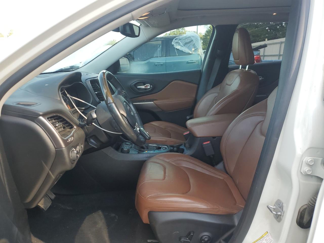 Jeep Cherokee Overland Image 7