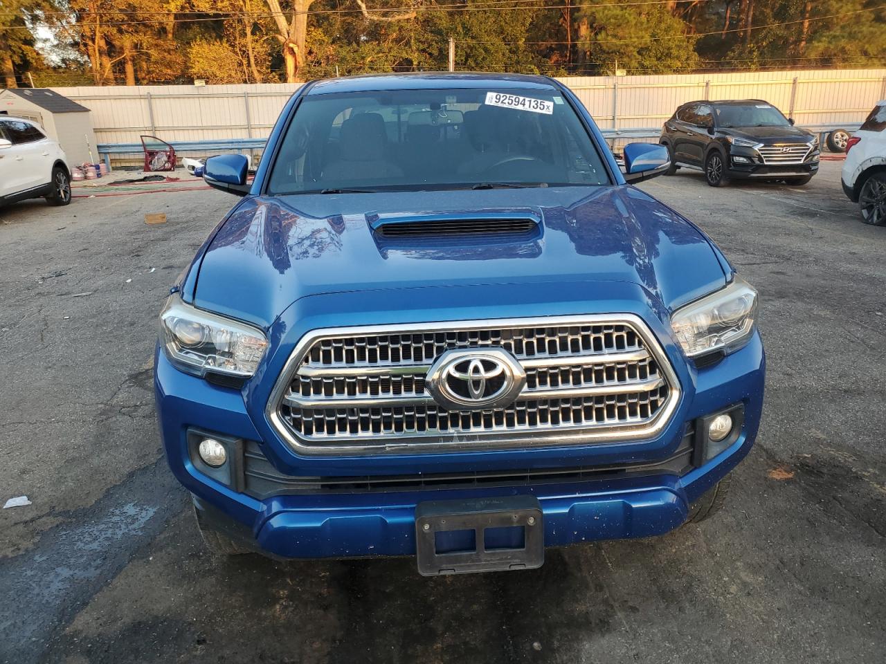 Toyota Tacoma Double Cab Image 12