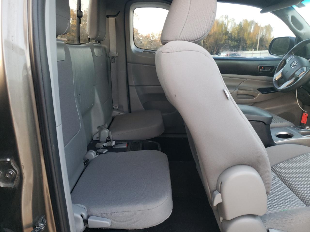 Toyota Tacoma Prerunner Access Cab Image 10