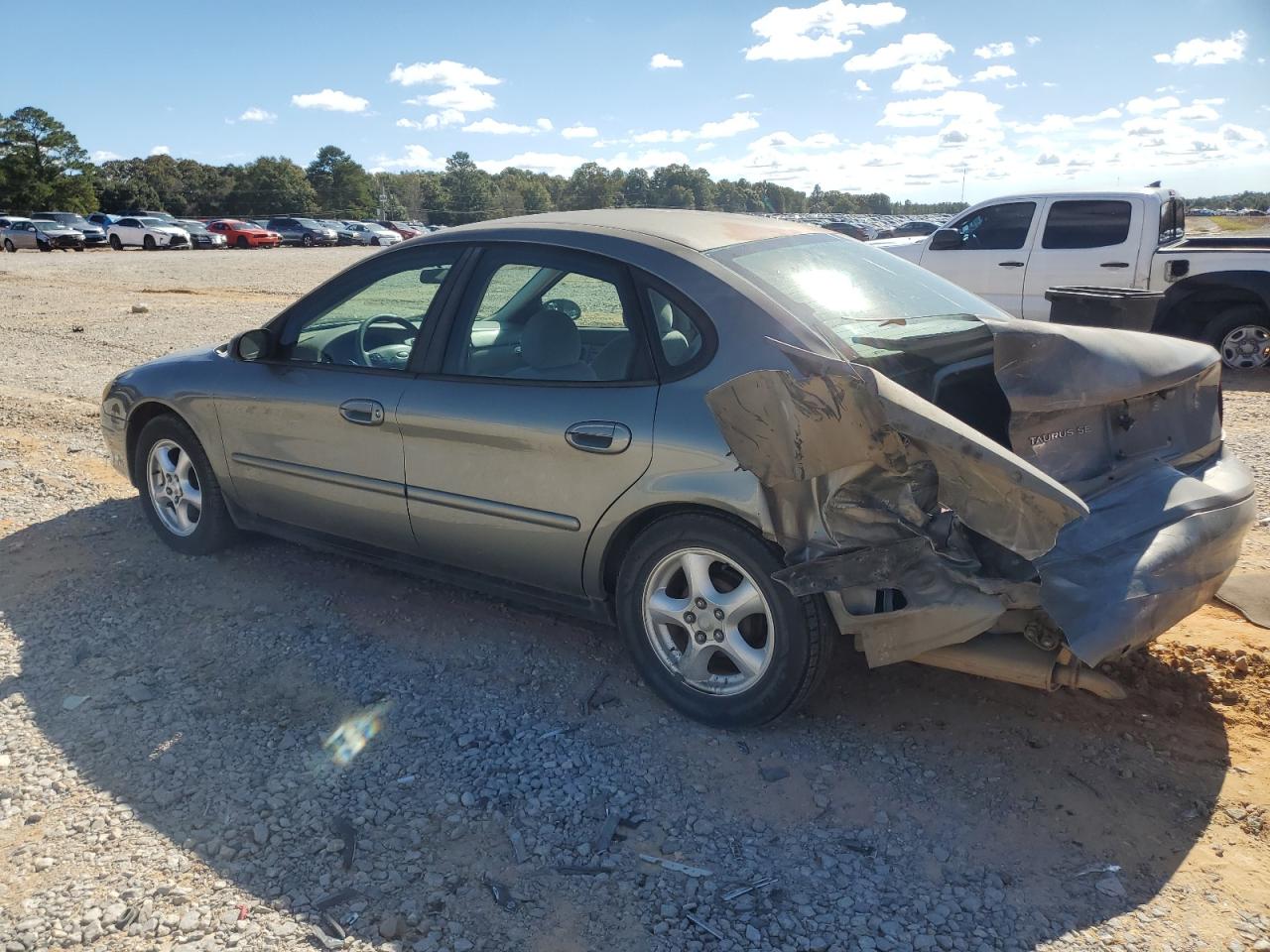 Ford Taurus Se Image 3