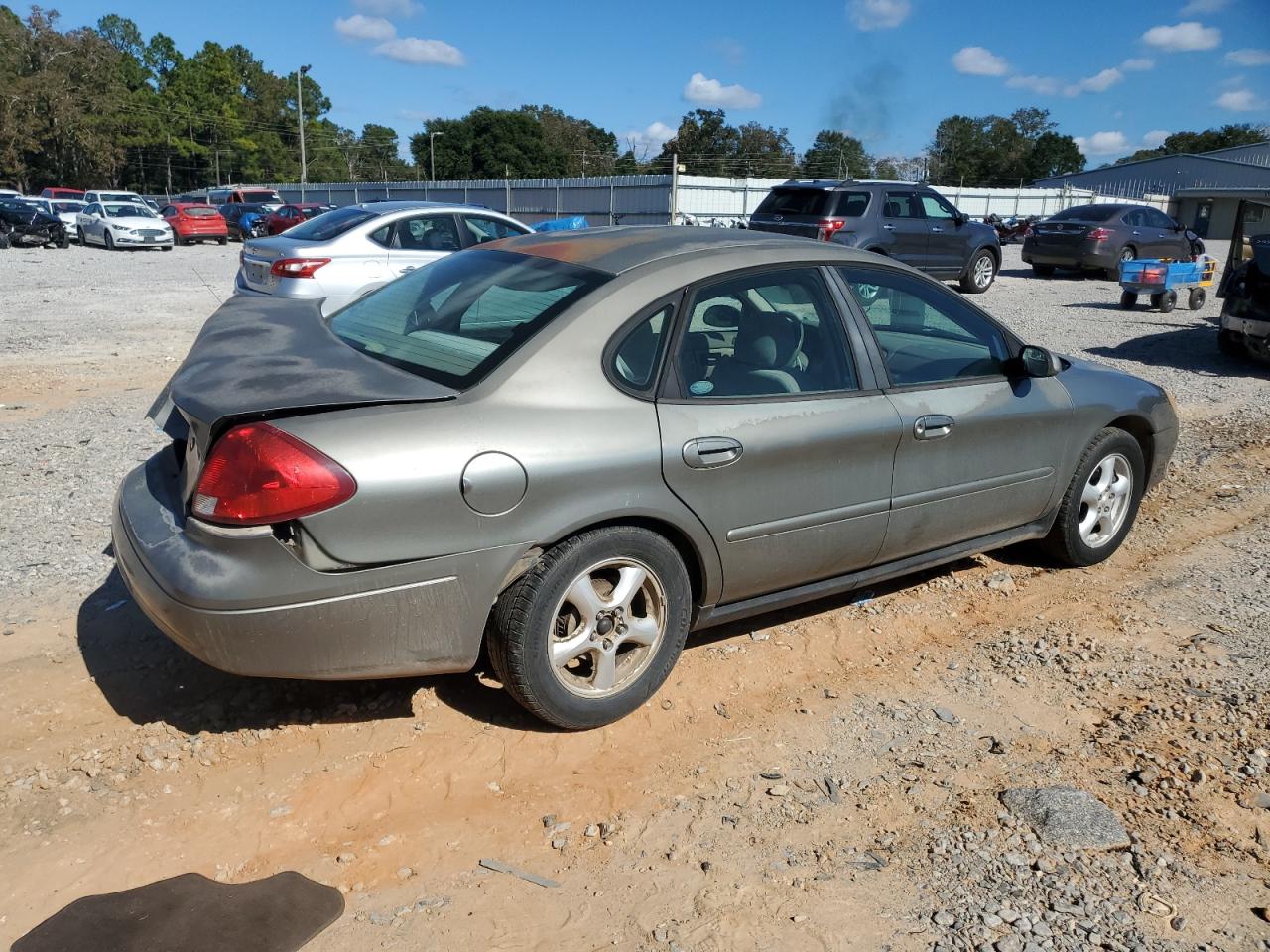 Ford Taurus Se Image 12