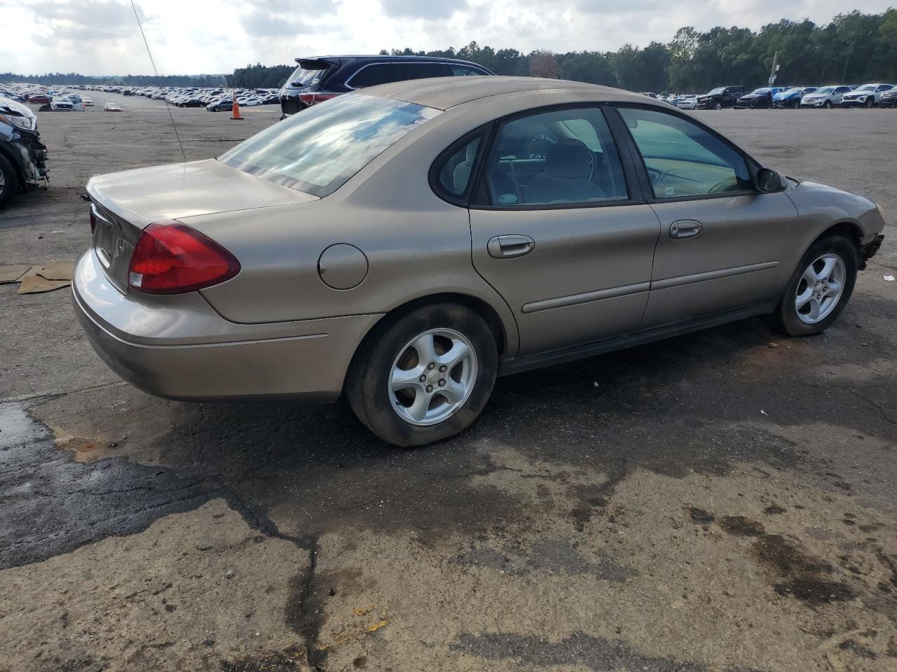 Ford Taurus Se Image 3