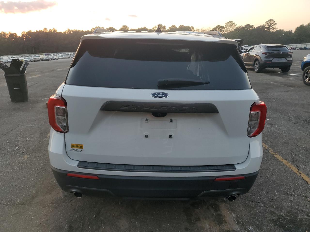 Ford Explorer Xlt Image 9