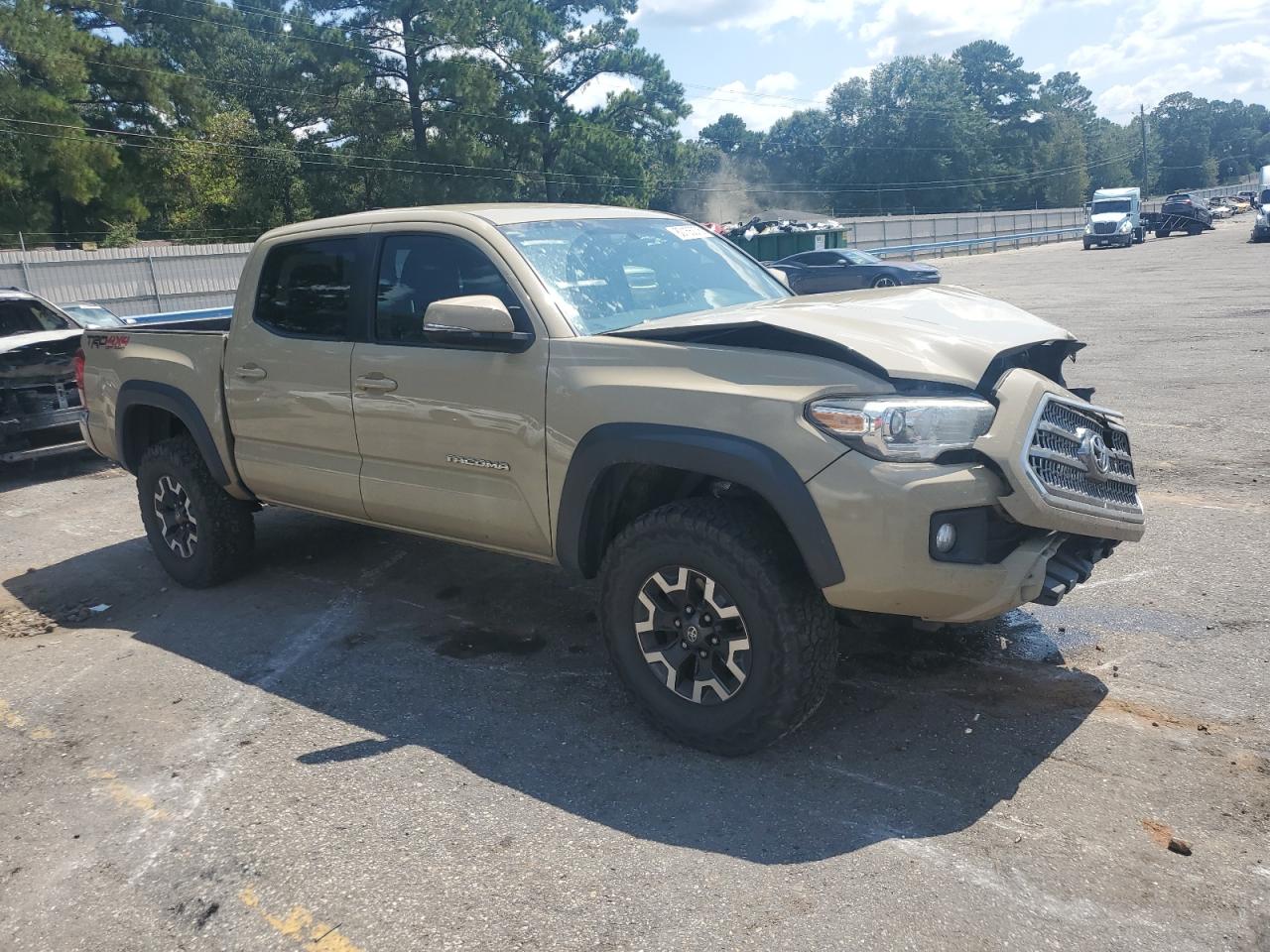 Toyota Tacoma Double Cab Image 3