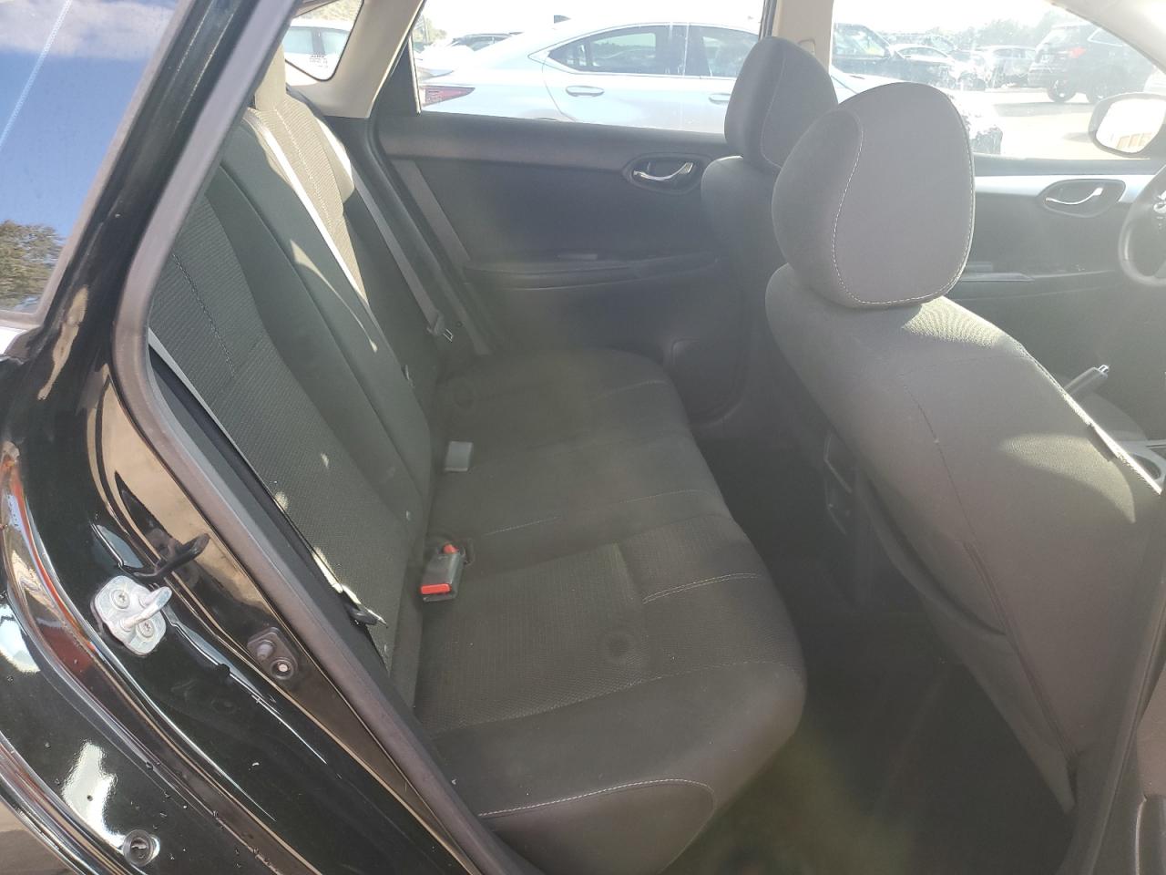 Nissan Sentra S Image 11