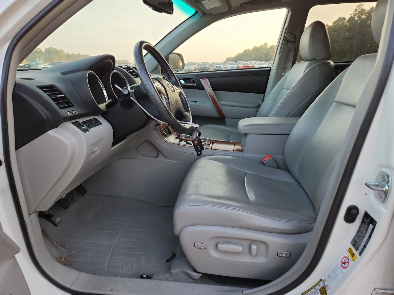 Toyota Highlander Limited Image 3