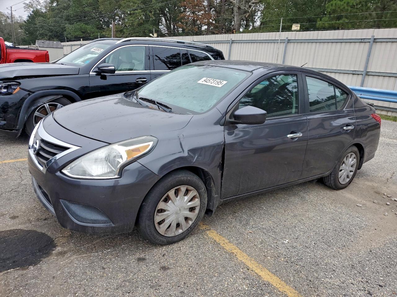 Nissan Versa S Image 1