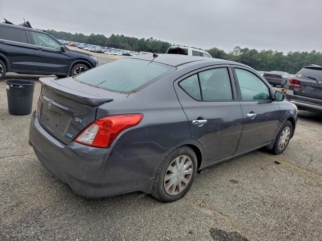 Nissan Versa S Image 3
